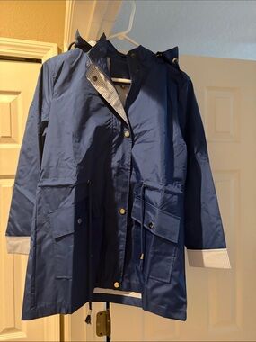 Lightweight Navy Hooded Trench with Drawstring Waist